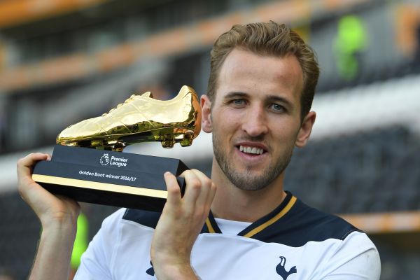 Harry Kane with some impractical footwear